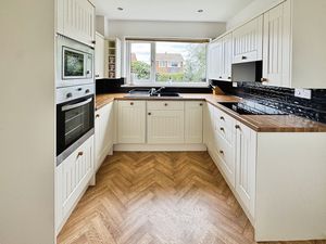 Photo 8- click for photo gallery